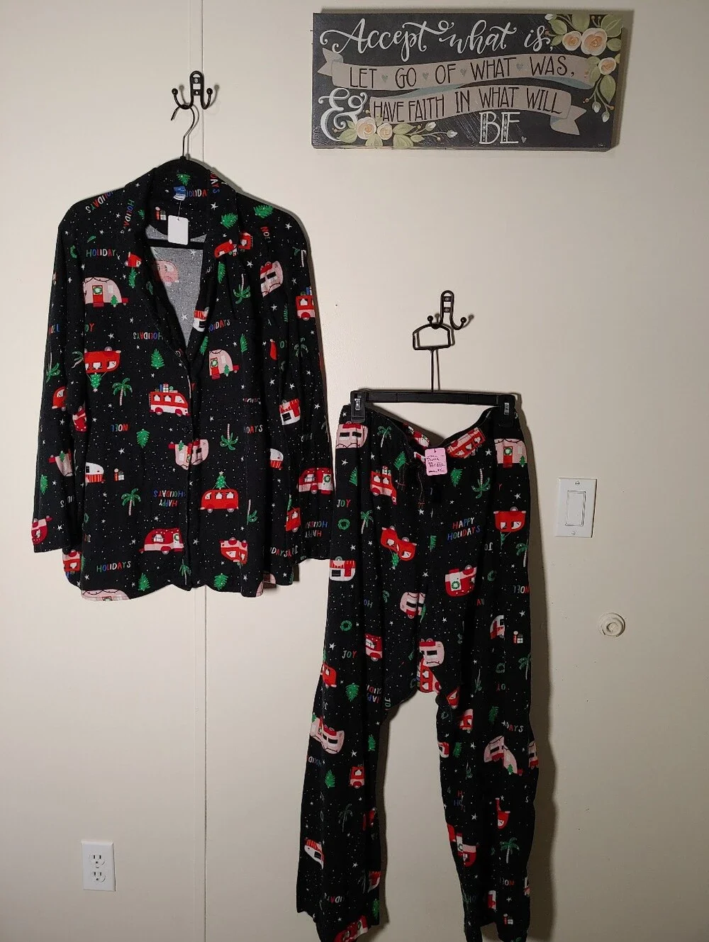 Old Navy 4X Adorable Christmas Print Holiday Long Sleeve Pajama Set